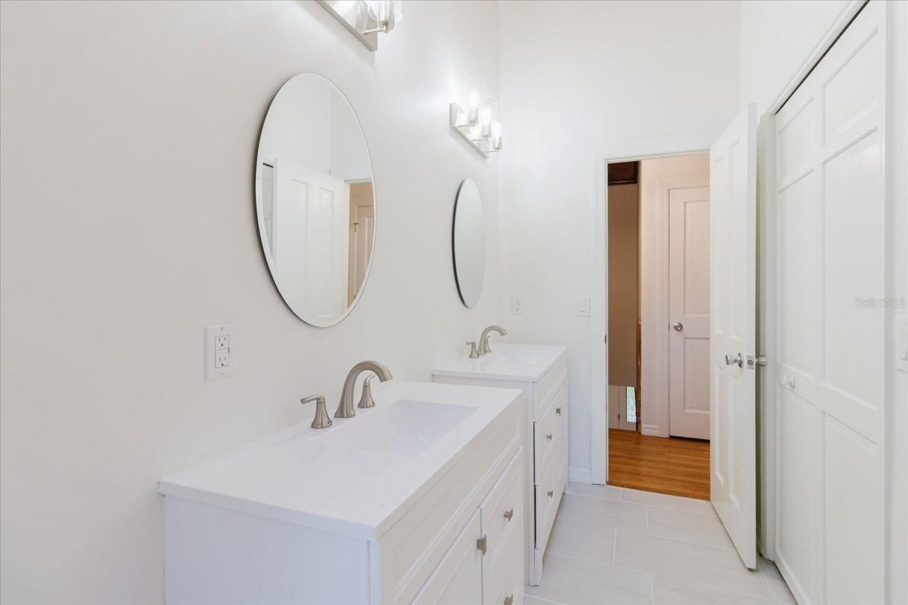 5455 Lake Le Clare Road, Lutz, FL 33558 Photo