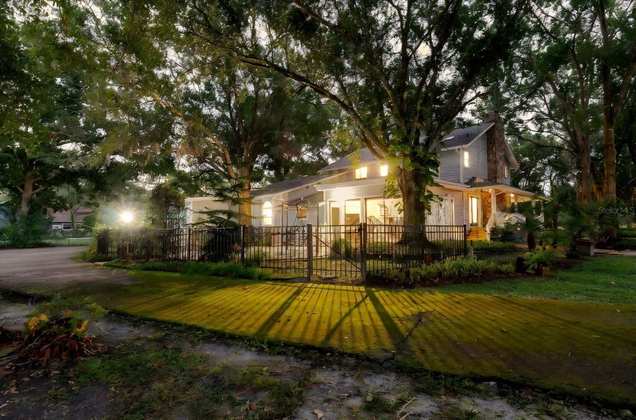 5455 Lake Le Clare Road, Lutz, FL 33558 Photo