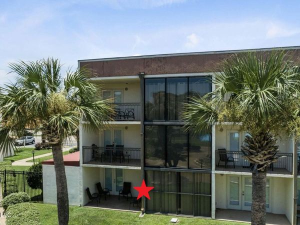 2046 Beach Boulevard, Biloxi, MS 39531