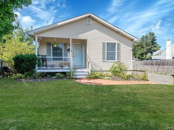 395 Linnet Street, Greenport, NY 11944