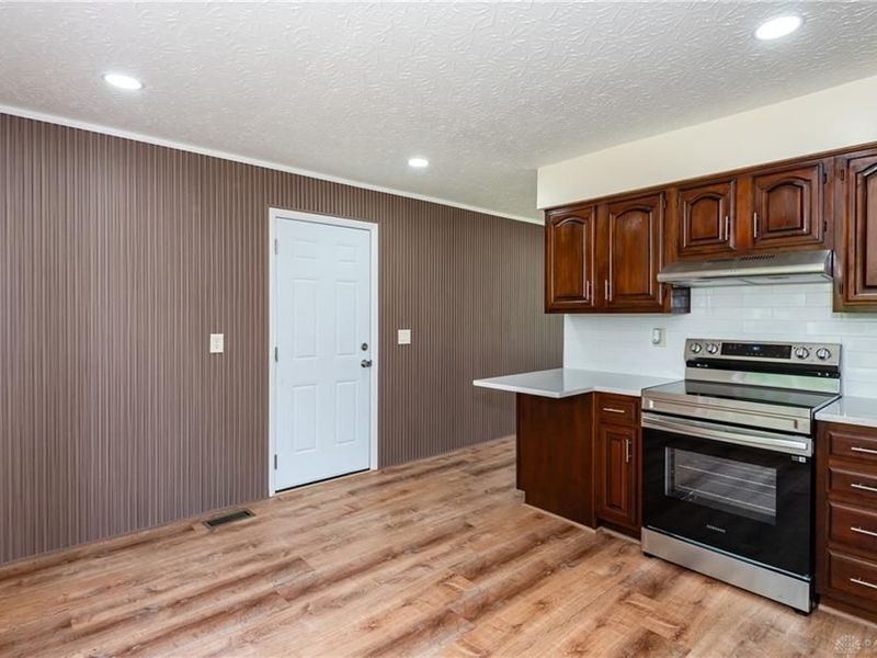 842 Edgewick Road, New Carlisle, OH 45344 Photo 12