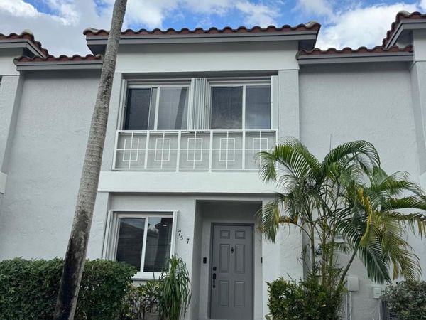 757 NW 208th Drive, Pembroke Pines, FL 33029