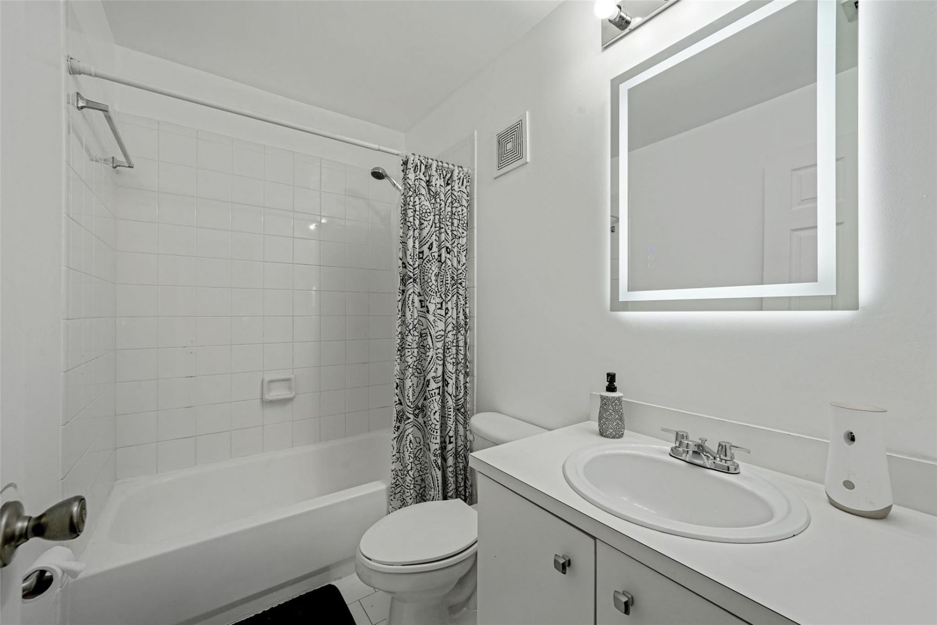 757 NW 208th Drive, Pembroke Pines, FL 33029 Photo