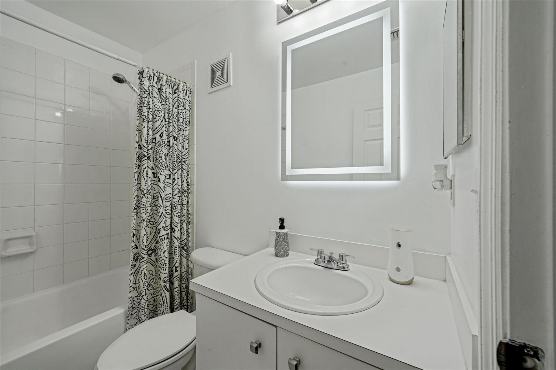 757 NW 208th Drive, Pembroke Pines, FL 33029 Photo