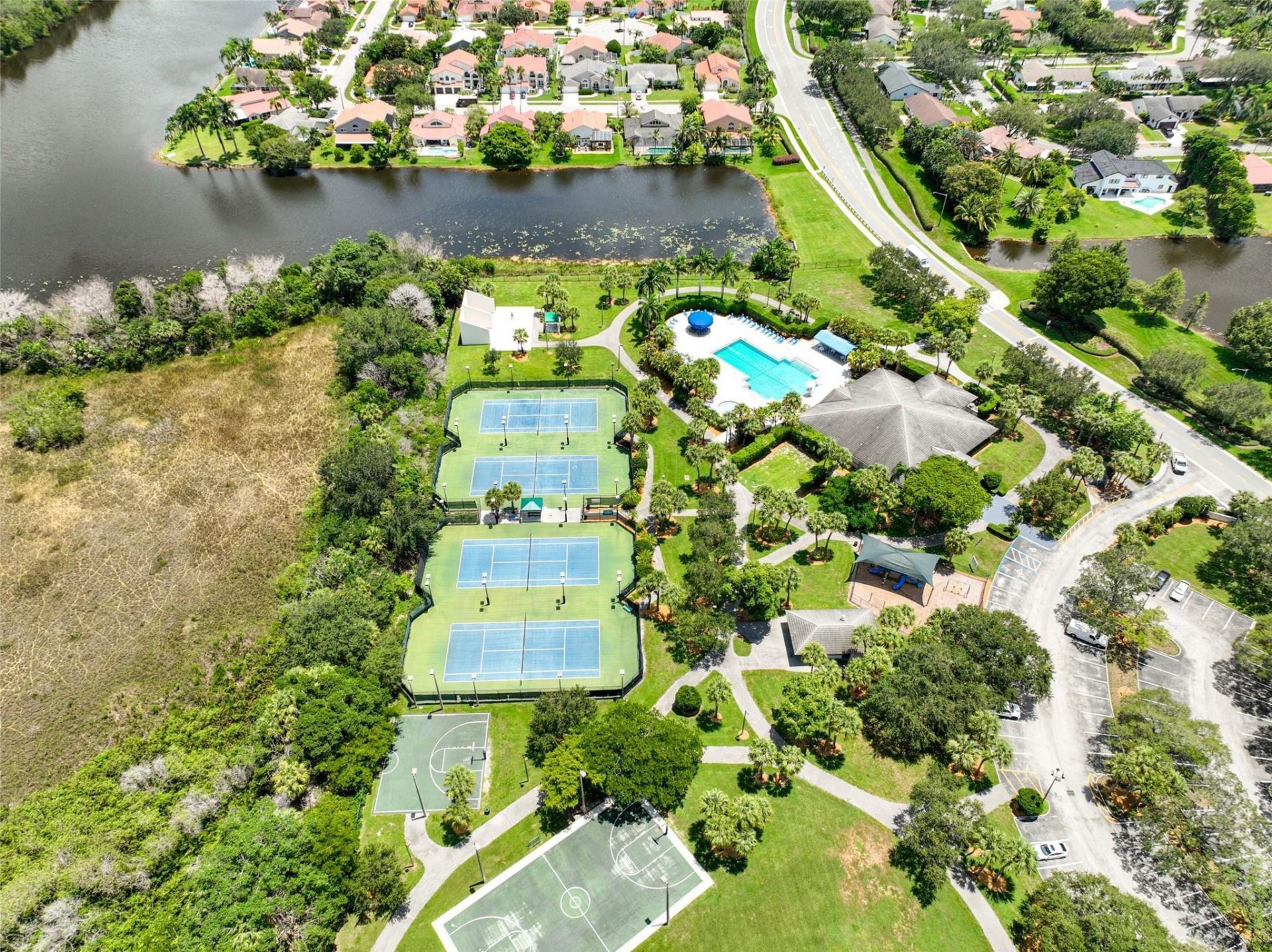 757 NW 208th Drive, Pembroke Pines, FL 33029 Photo