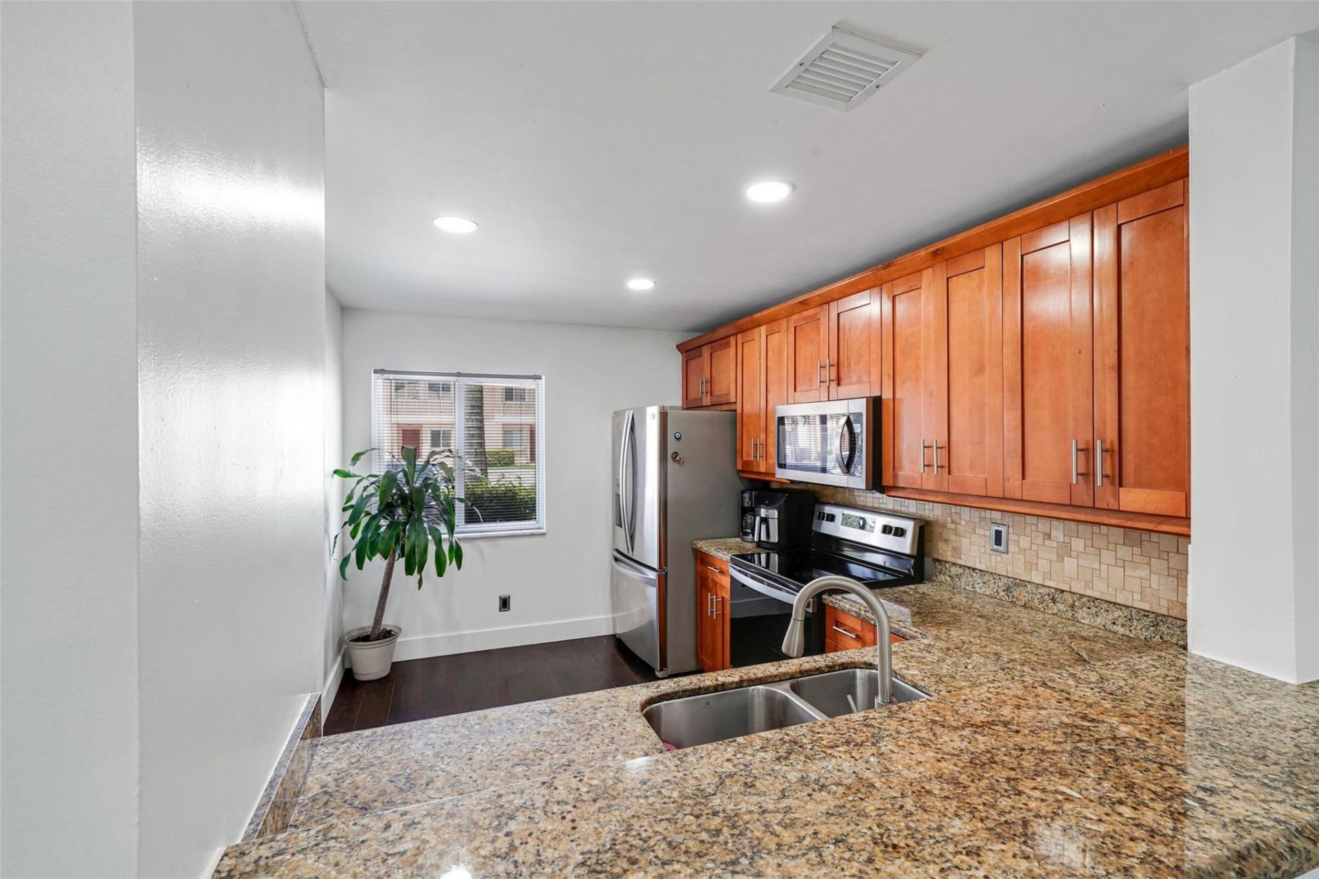 757 NW 208th Drive, Pembroke Pines, FL 33029 Photo