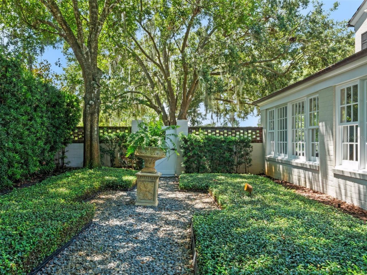 811 N Lake Adair Boulevard, Orlando, FL 32804 Photo