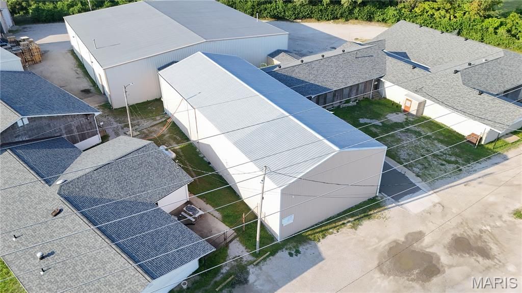 250 Citrus Lane, Wood River, IL 62095 Main Photo