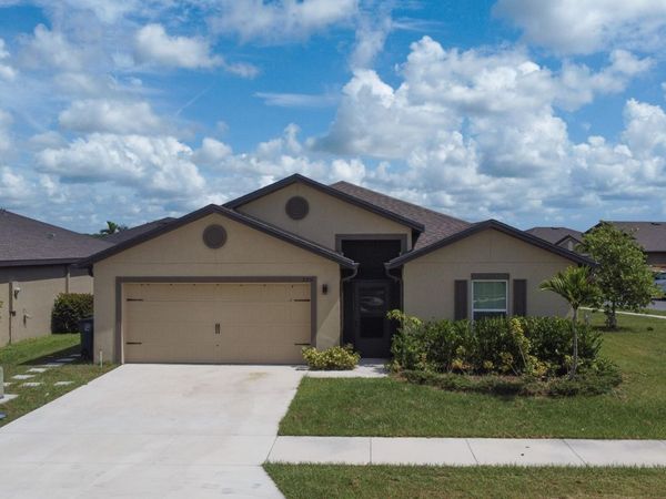 5551 Imagination Drive, Fort Pierce, FL 34947