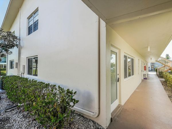 105 Coventry E, Unit 105, West Palm Beach, FL 33417