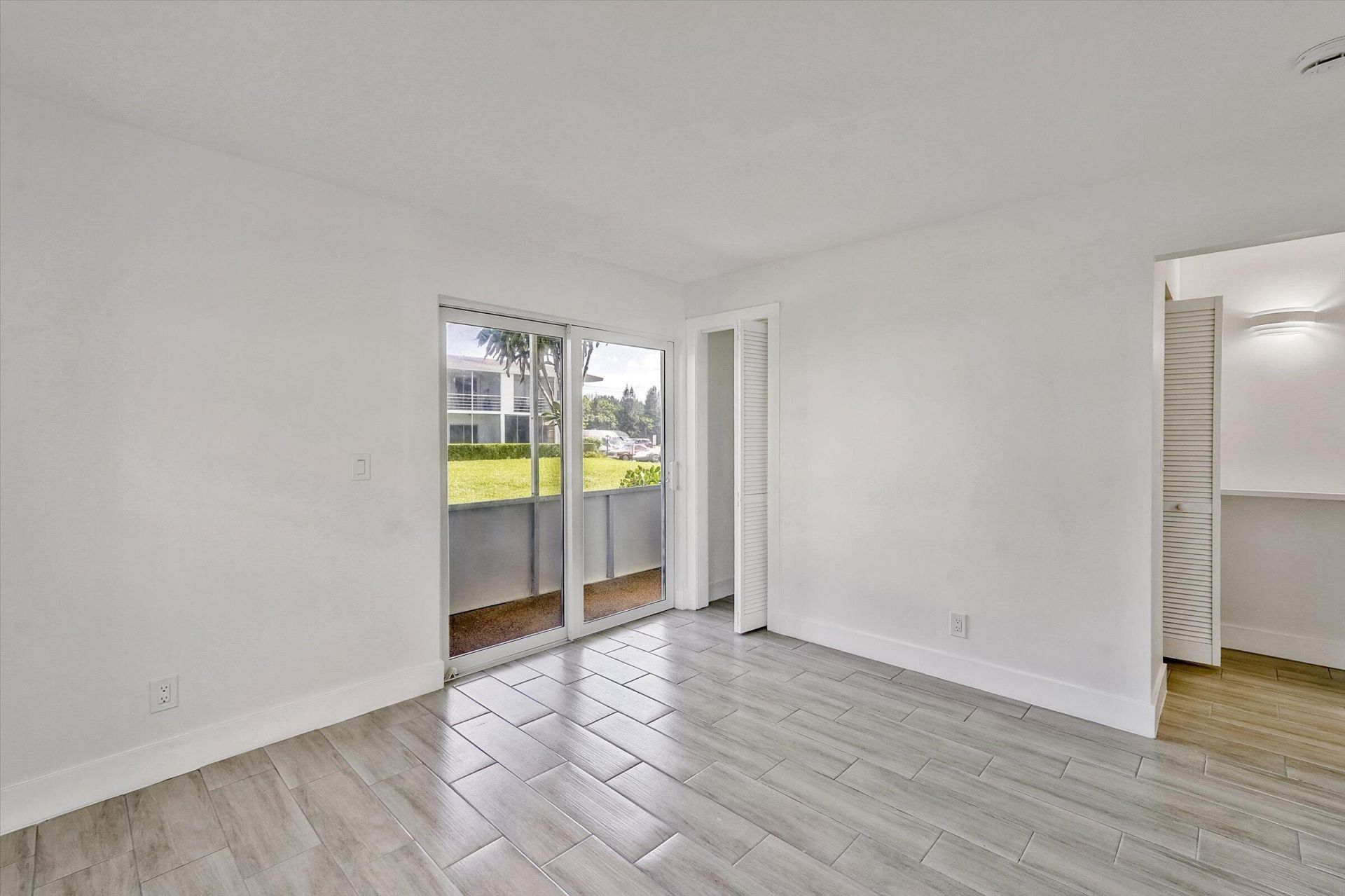 105 Coventry E, Unit 105, West Palm Beach, FL 33417 Photo