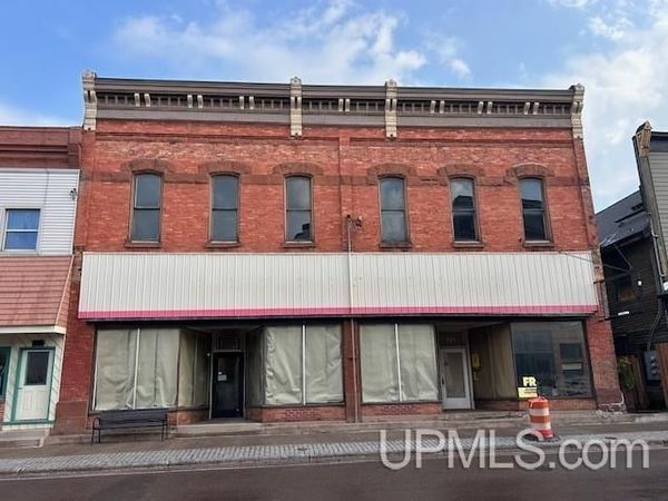 121 Quincy Street, Hancock, MI 49930