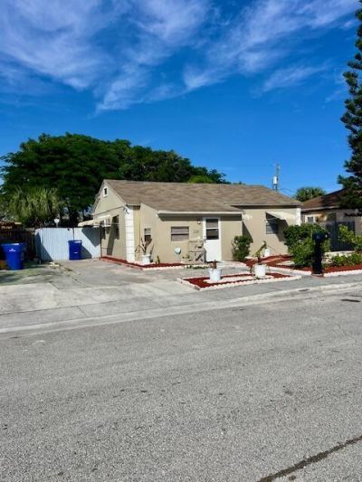 538 W 3rd Street, Riviera Beach, FL 33404 Photo