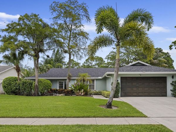 756 Juniper Place, Wellington, FL 33414