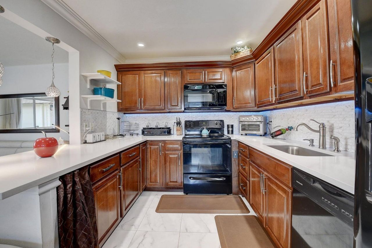 123 Saxony C, Delray Beach, FL 33446 Photo