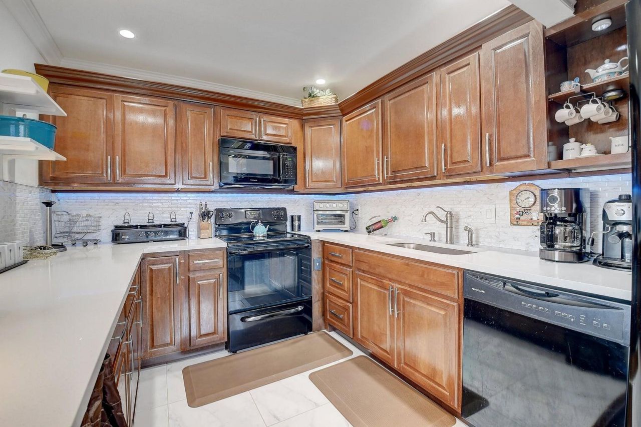 123 Saxony C, Delray Beach, FL 33446 Photo