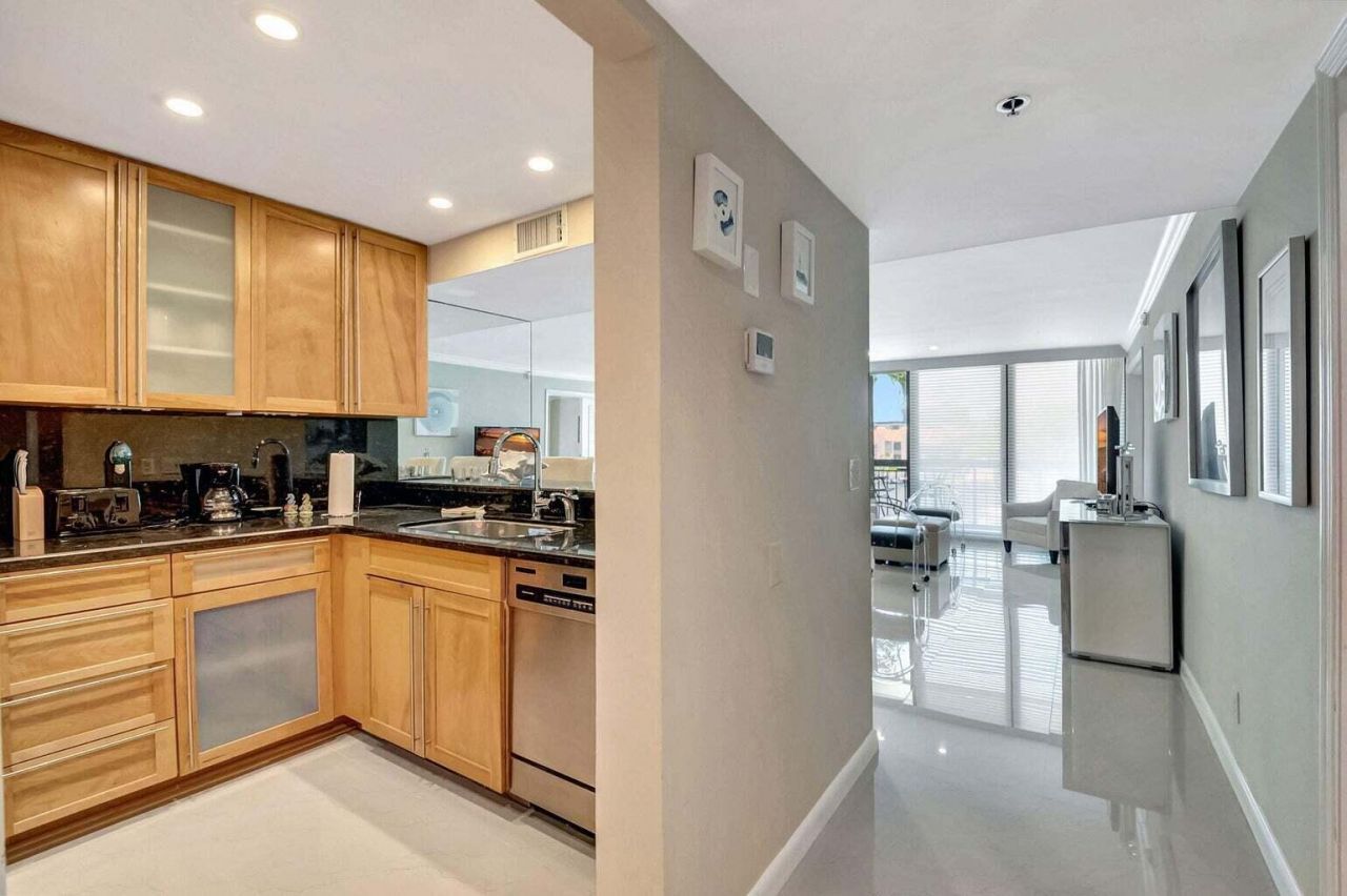 2707 N Ocean Boulevard, Unit D205, Boca Raton, FL 33431 Photo