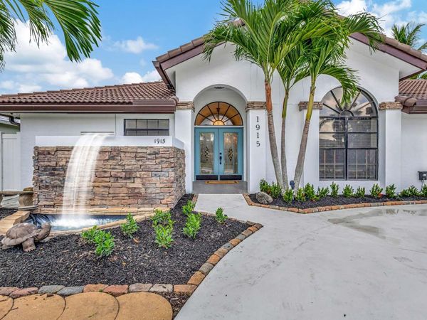 1915 Newhaven Avenue, Wellington, FL 33414