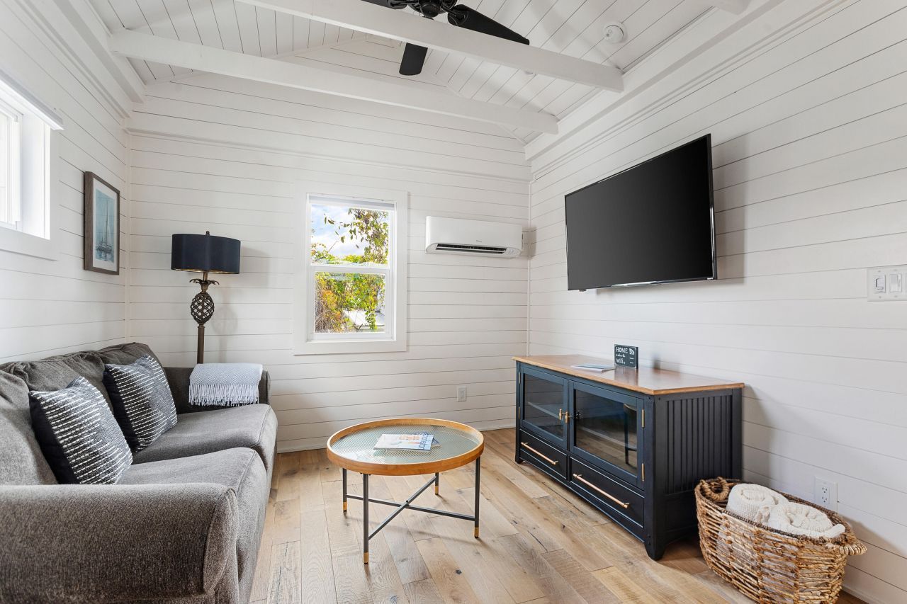 8 Dewey Street Photo 21