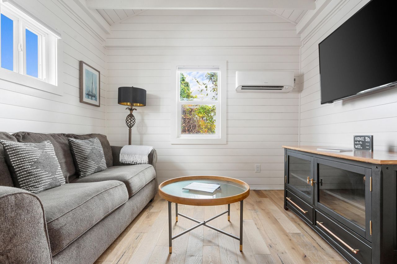 8 Dewey Street Photo 22