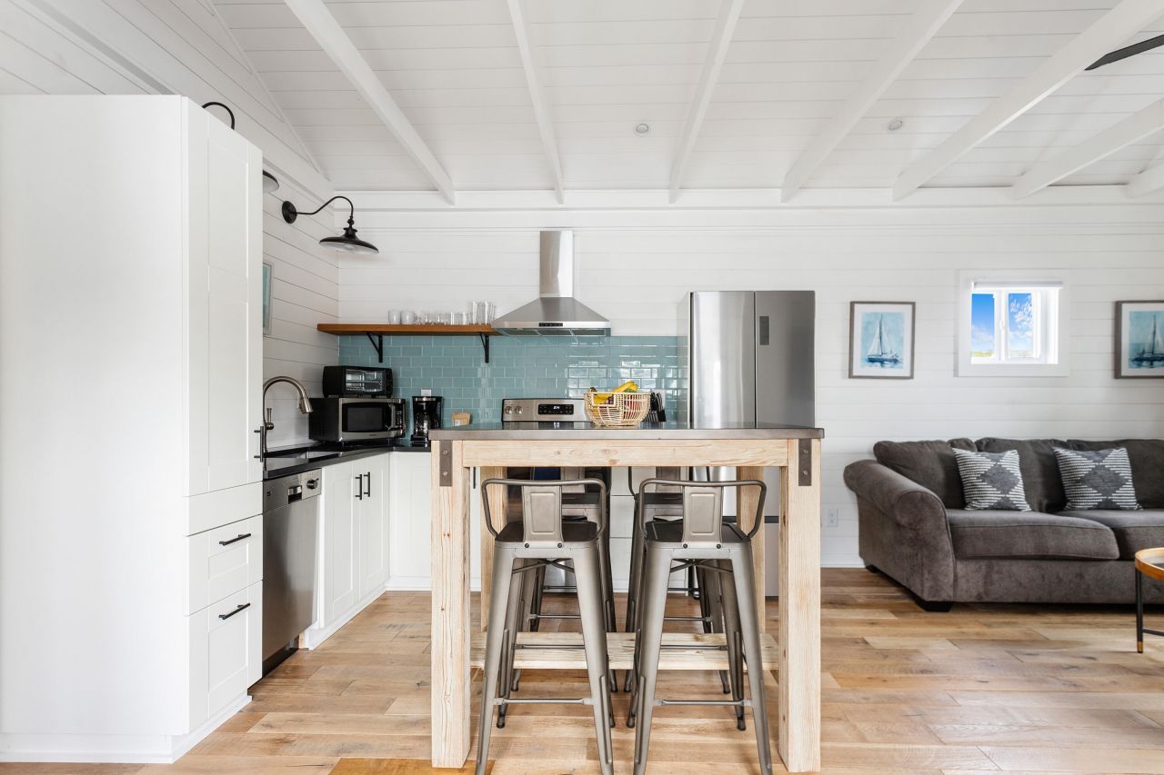 8 Dewey Street Photo 24