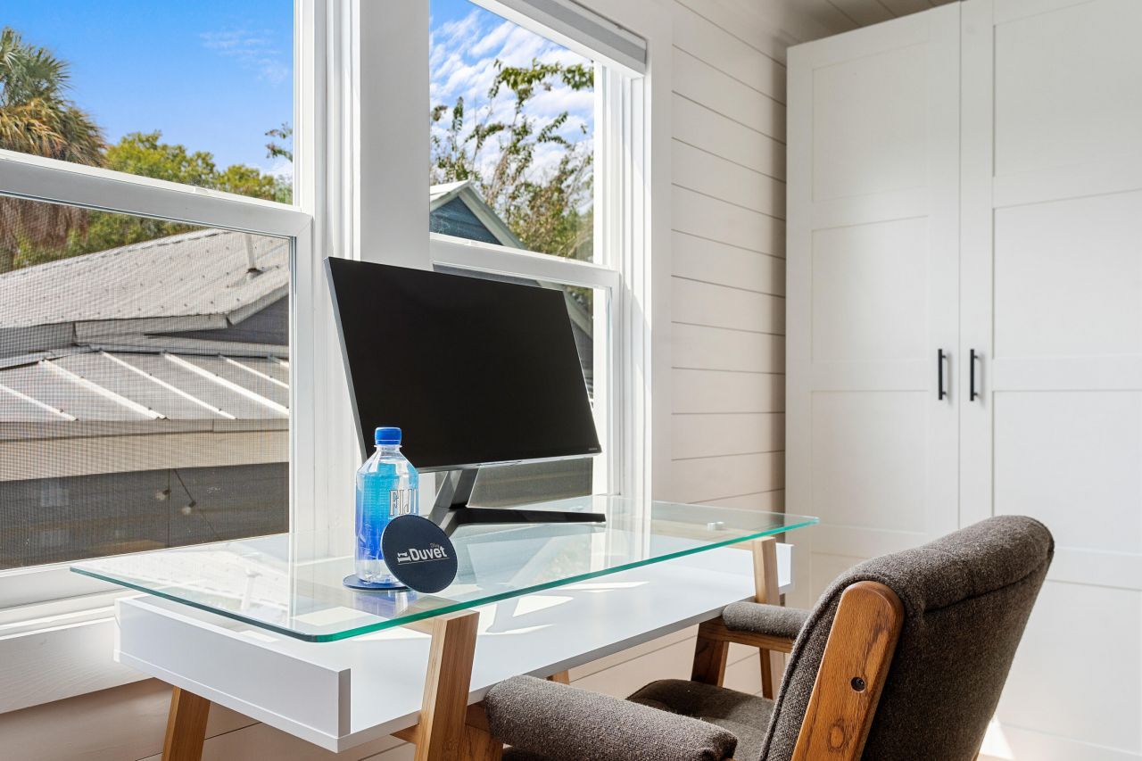 8 Dewey Street Photo 26