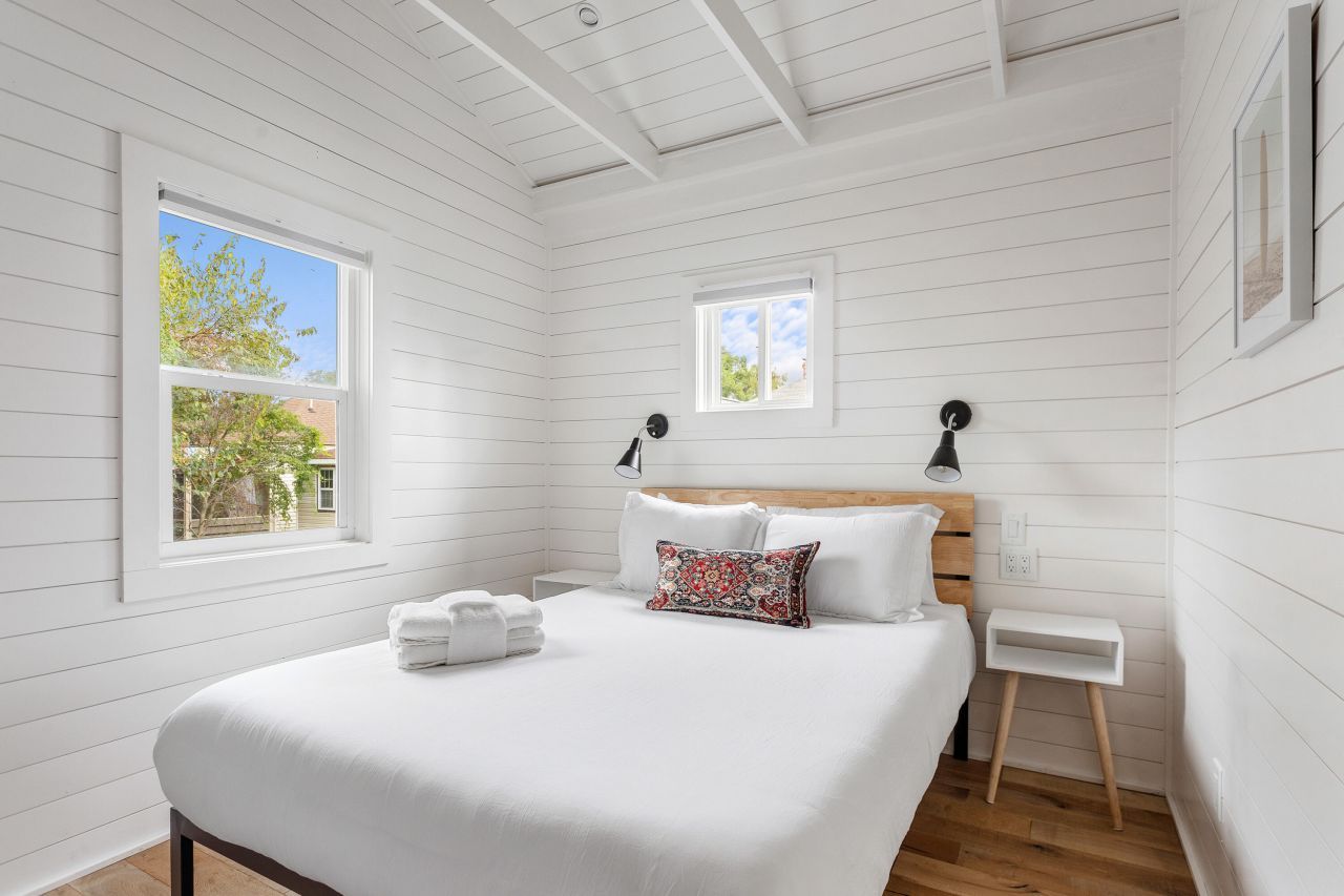 8 Dewey Street Photo 27