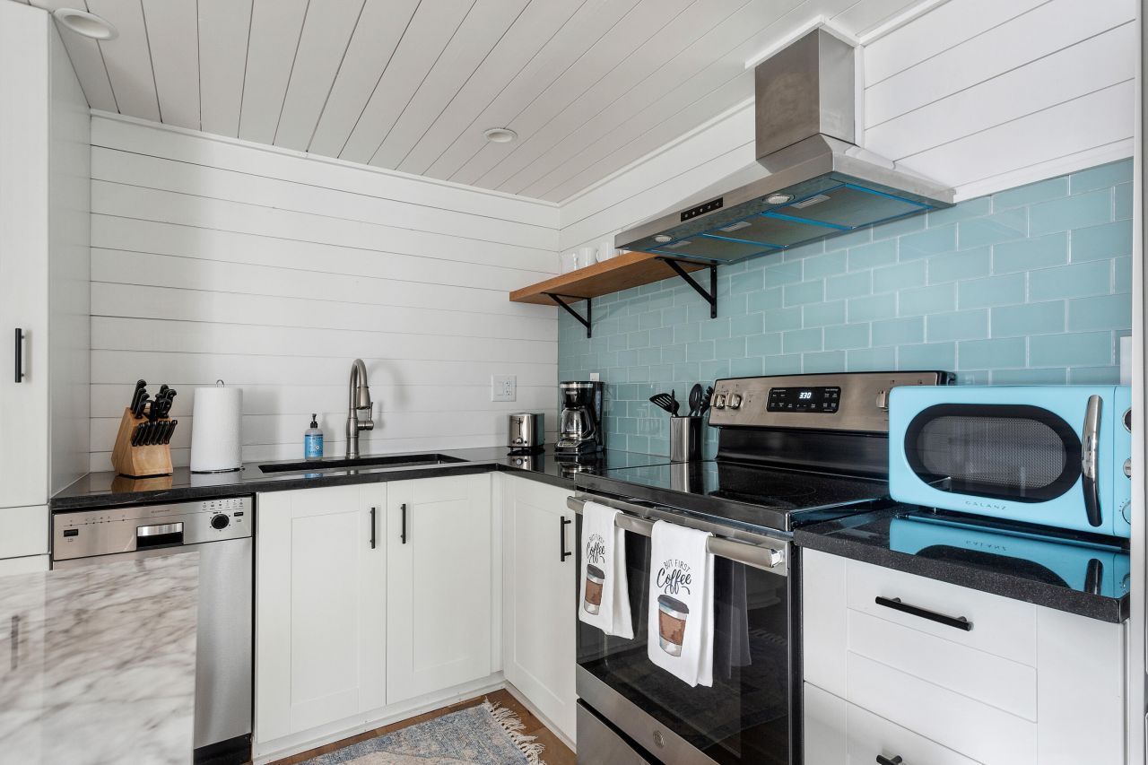 8 Dewey Street Photo 31