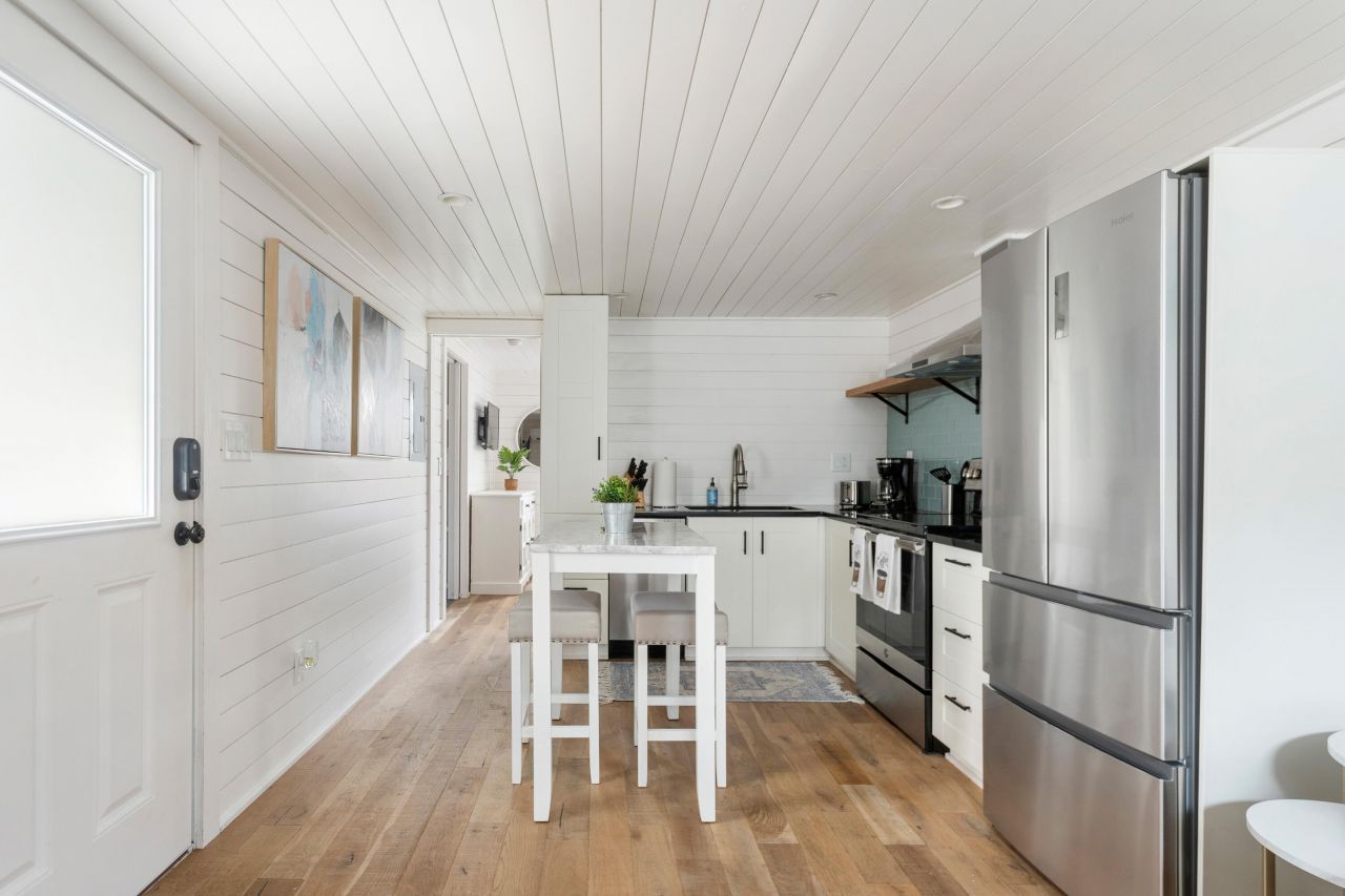 8 Dewey Street Photo 34