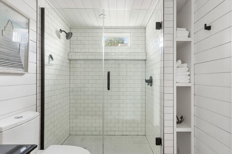 8 Dewey Street Photo 40