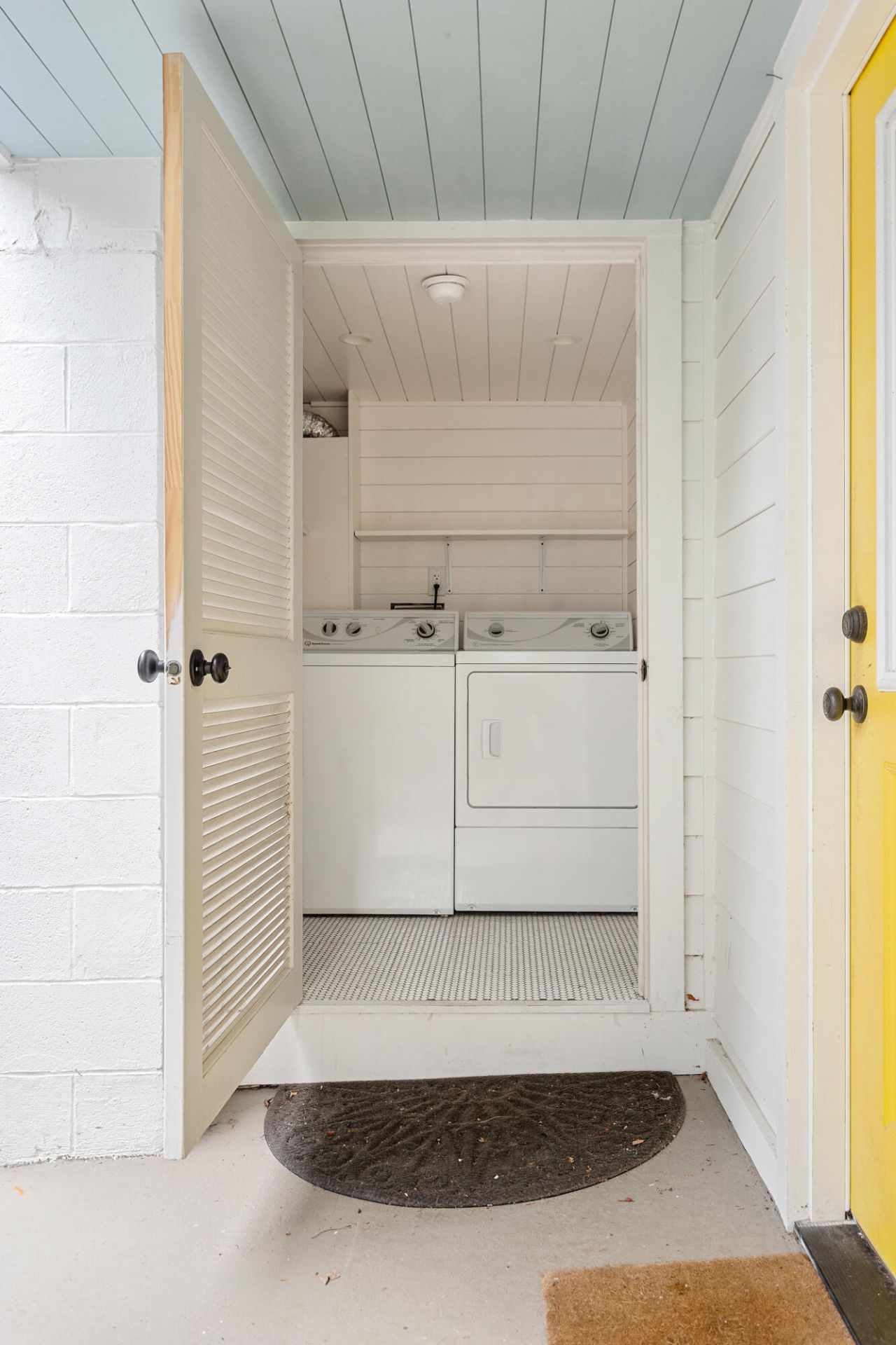 8 Dewey Street Photo 41