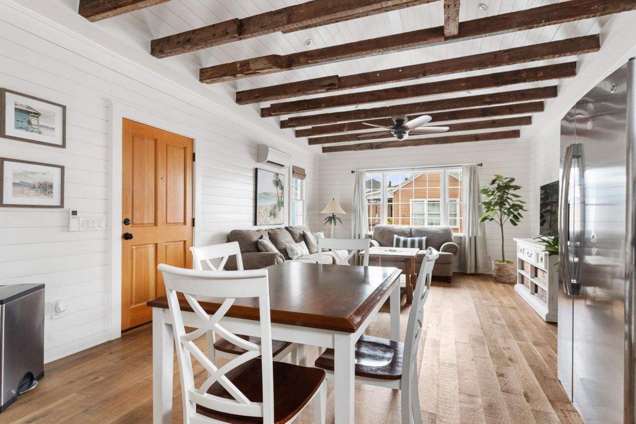 8 Dewey Street Photo 6