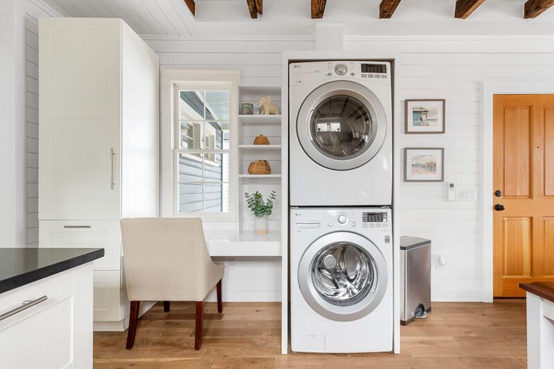 8 Dewey Street Photo 9