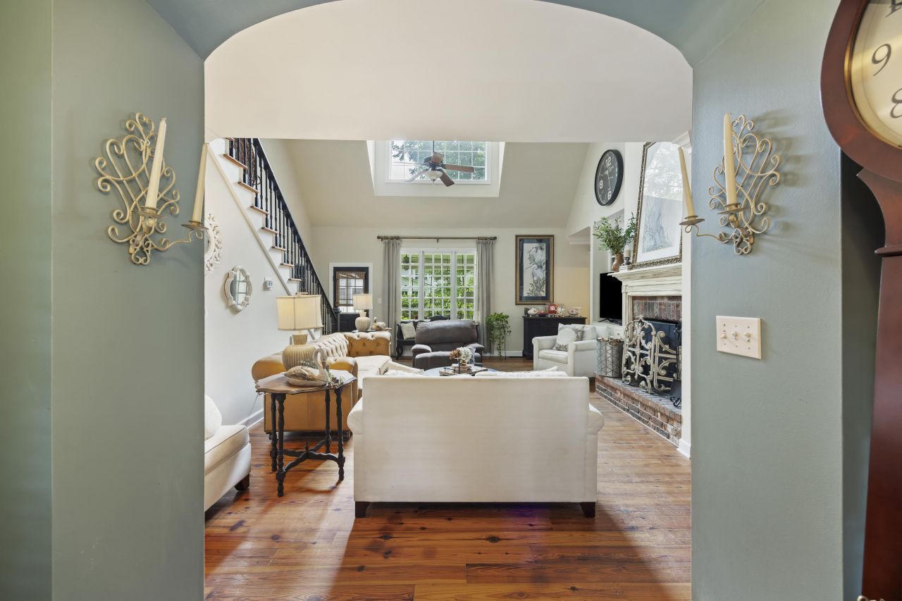 120 Sasportas Lane Photo 9