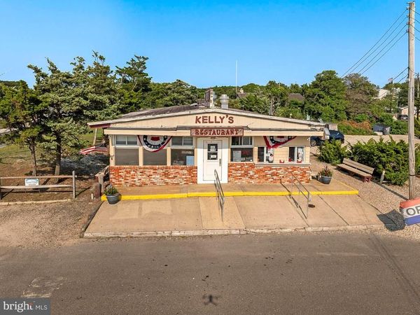 210 BROADWAY, BARNEGAT LIGHT, NJ 08006