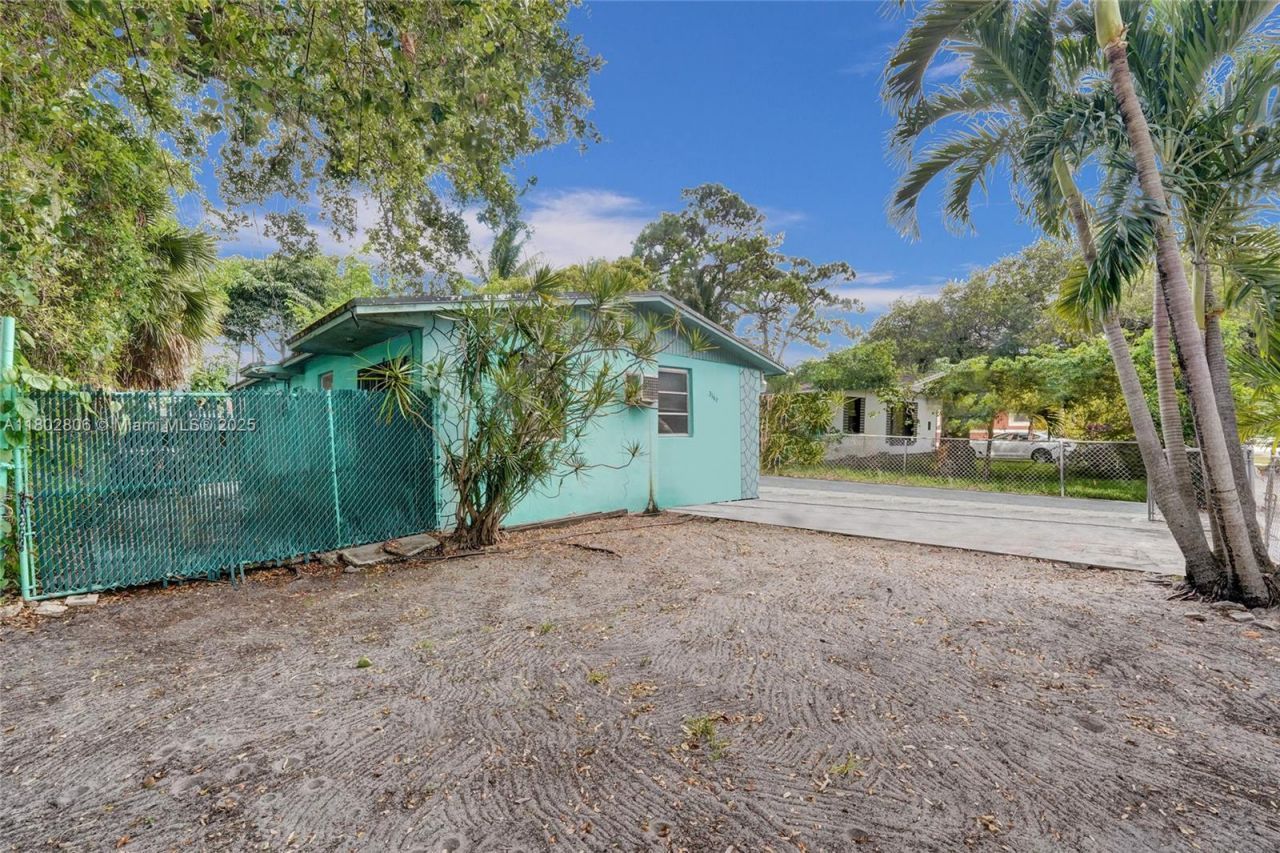 3160 NW 169th Ter, Miami Gardens, FL 33056 Photo