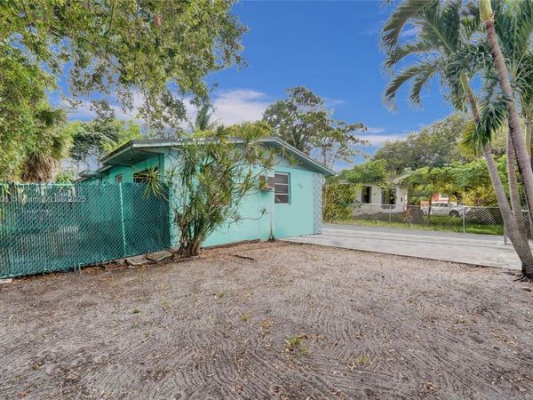 3160 NW 169th Ter, Miami Gardens, FL 33056