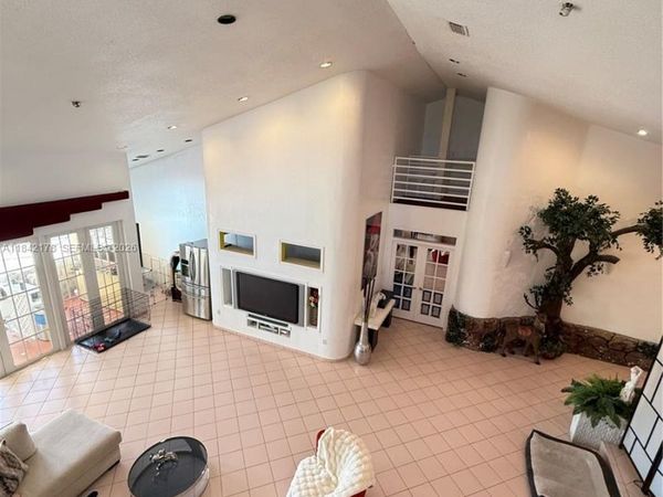 747 W 78th St, Hialeah, FL 33014