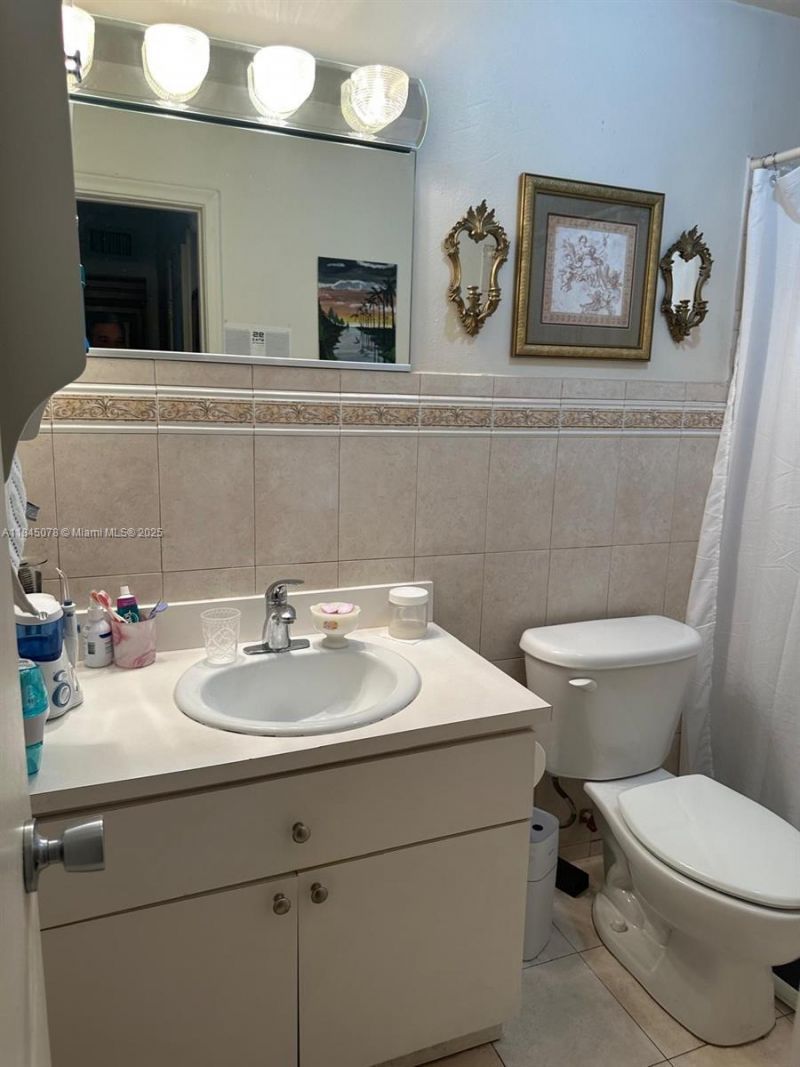 309 S Royal Poinciana Blvd, Unit 302, Miami Springs, FL 33166 Photo