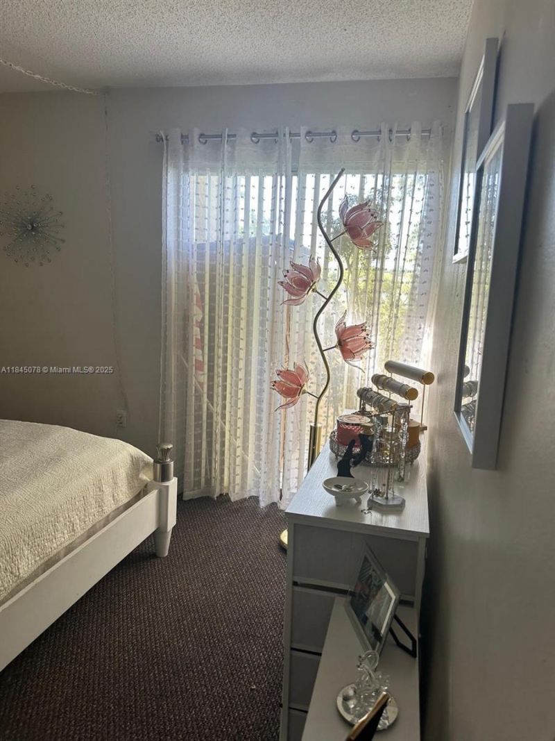 309 S Royal Poinciana Blvd, Unit 302, Miami Springs, FL 33166 Photo