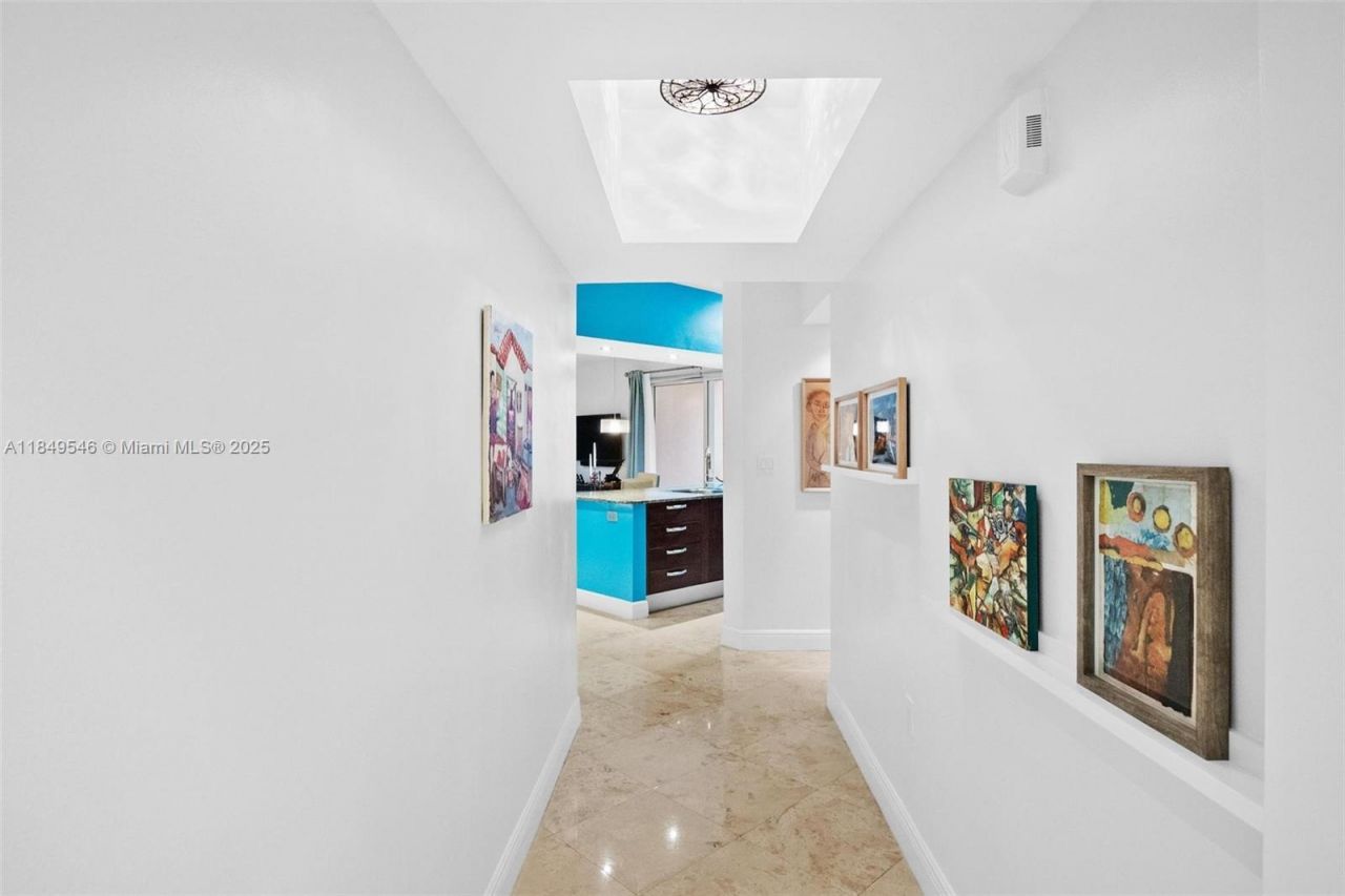 19900 E Country Club Dr, Unit 212, Aventura, FL 33180 Photo