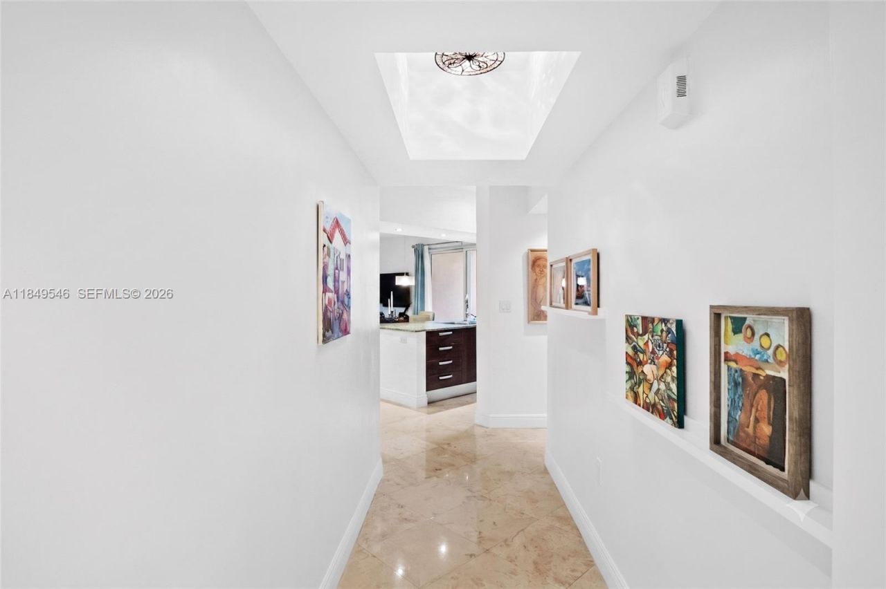 19900 E Country Club Dr, Unit 212, Aventura, FL 33180 Photo