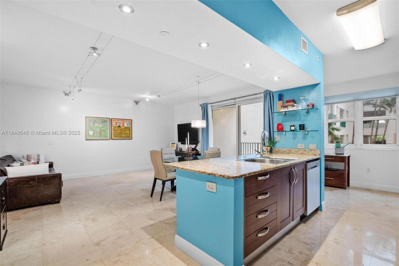 19900 E Country Club Dr, Unit 212, Aventura, FL 33180 Photo