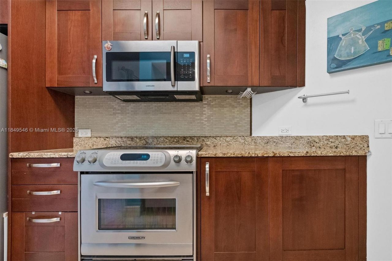 19900 E Country Club Dr, Unit 212, Aventura, FL 33180 Photo