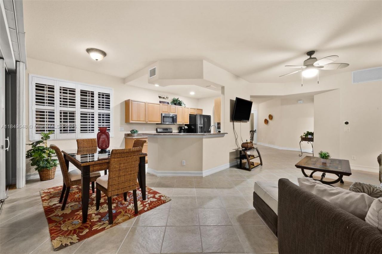 5626 Cape Harbour Dr, Unit 102, Cape Coral, FL 33914 Photo