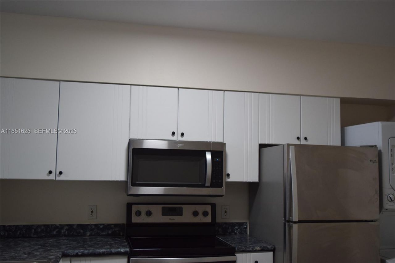 5091 NW 7th St, Unit 711, Miami, FL 33126 Photo