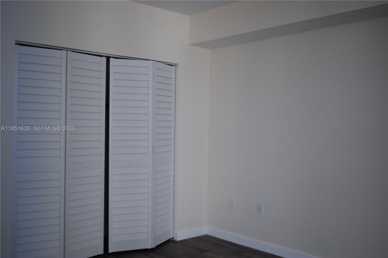 5091 NW 7th St, Unit 711, Miami, FL 33126 Photo
