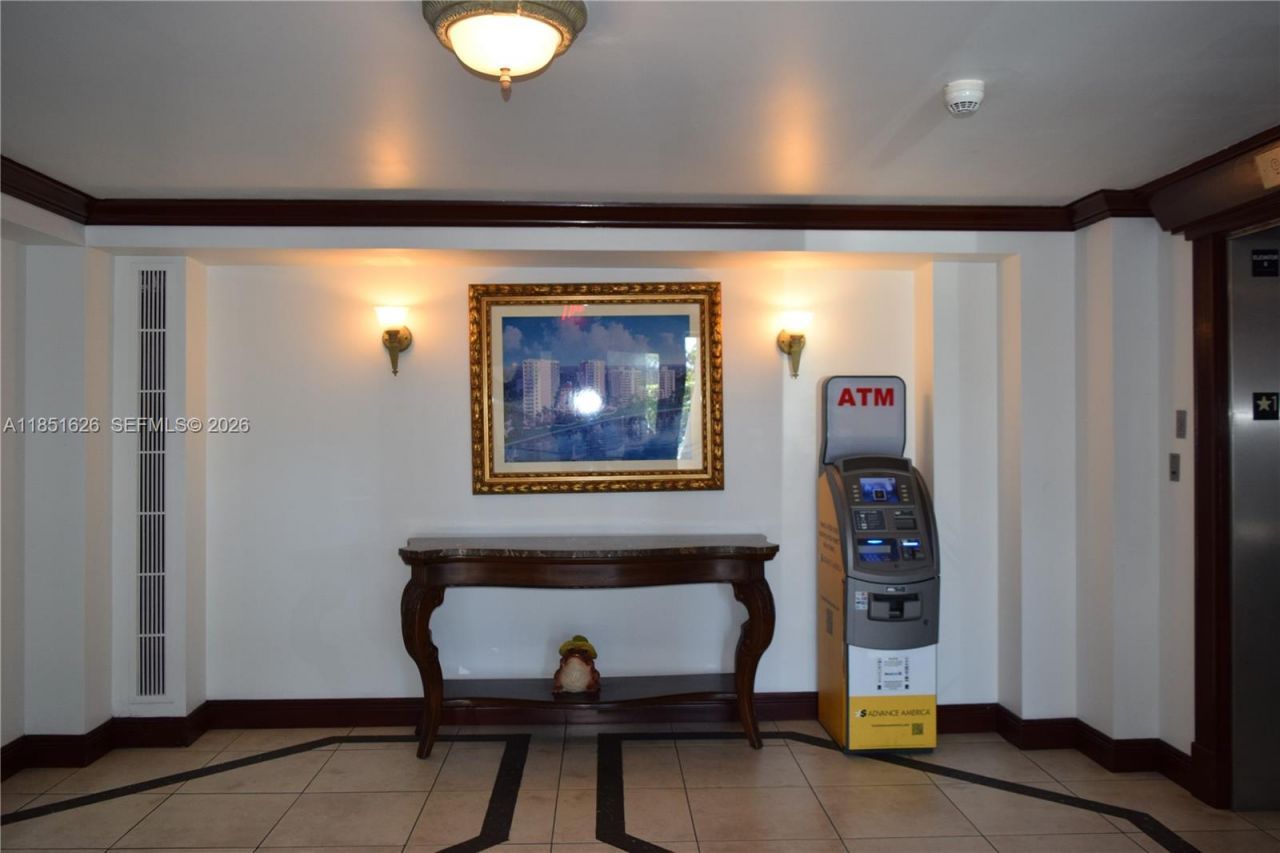 5091 NW 7th St, Unit 711, Miami, FL 33126 Photo