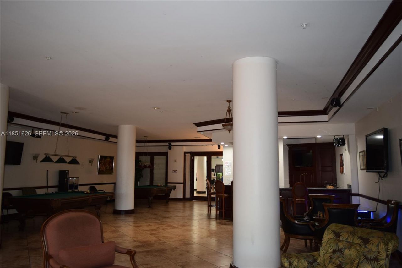 5091 NW 7th St, Unit 711, Miami, FL 33126 Photo