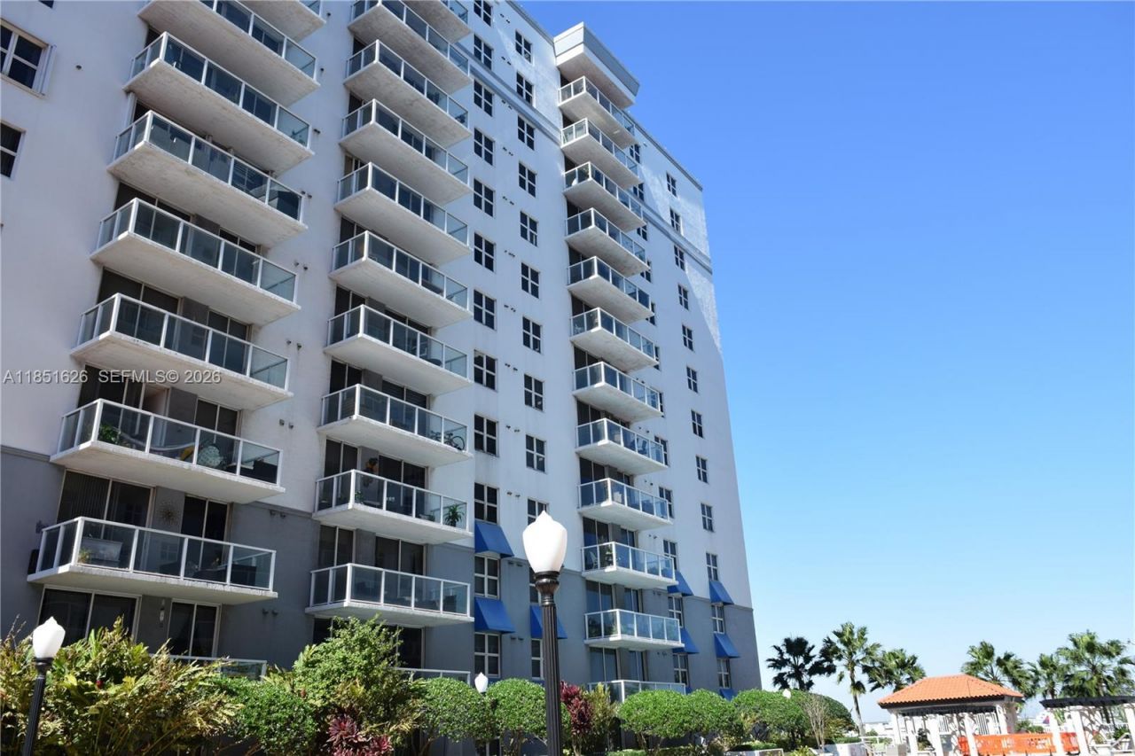5091 NW 7th St, Unit 711, Miami, FL 33126 Photo